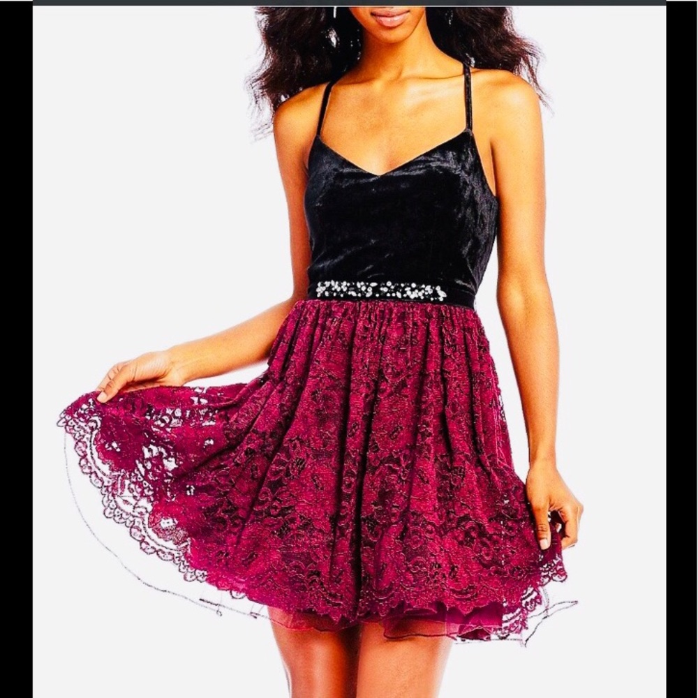 🖤 Jodi Kristopher Mini Dress 🖤